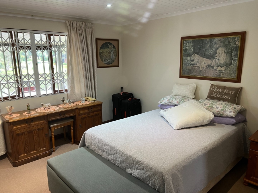 2 Bedroom Property for Sale in Harkerville A H Western Cape